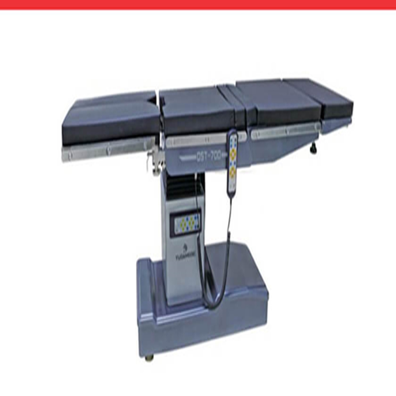 OPERATING TABLE DST 700